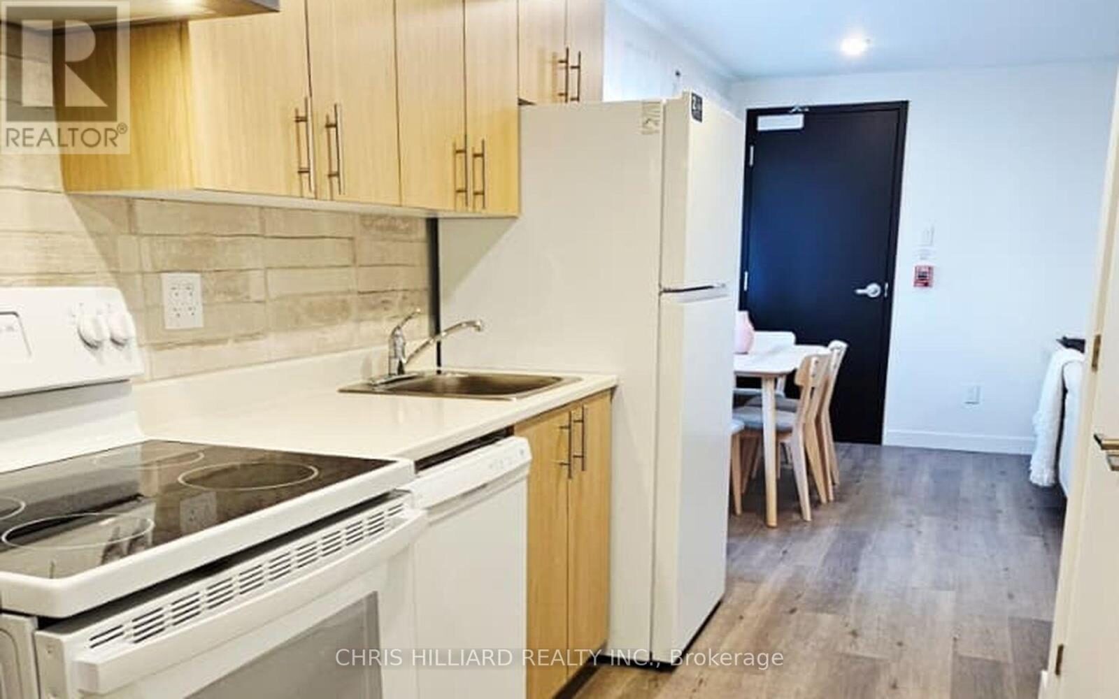 216 McArthur Avenue — photo 12